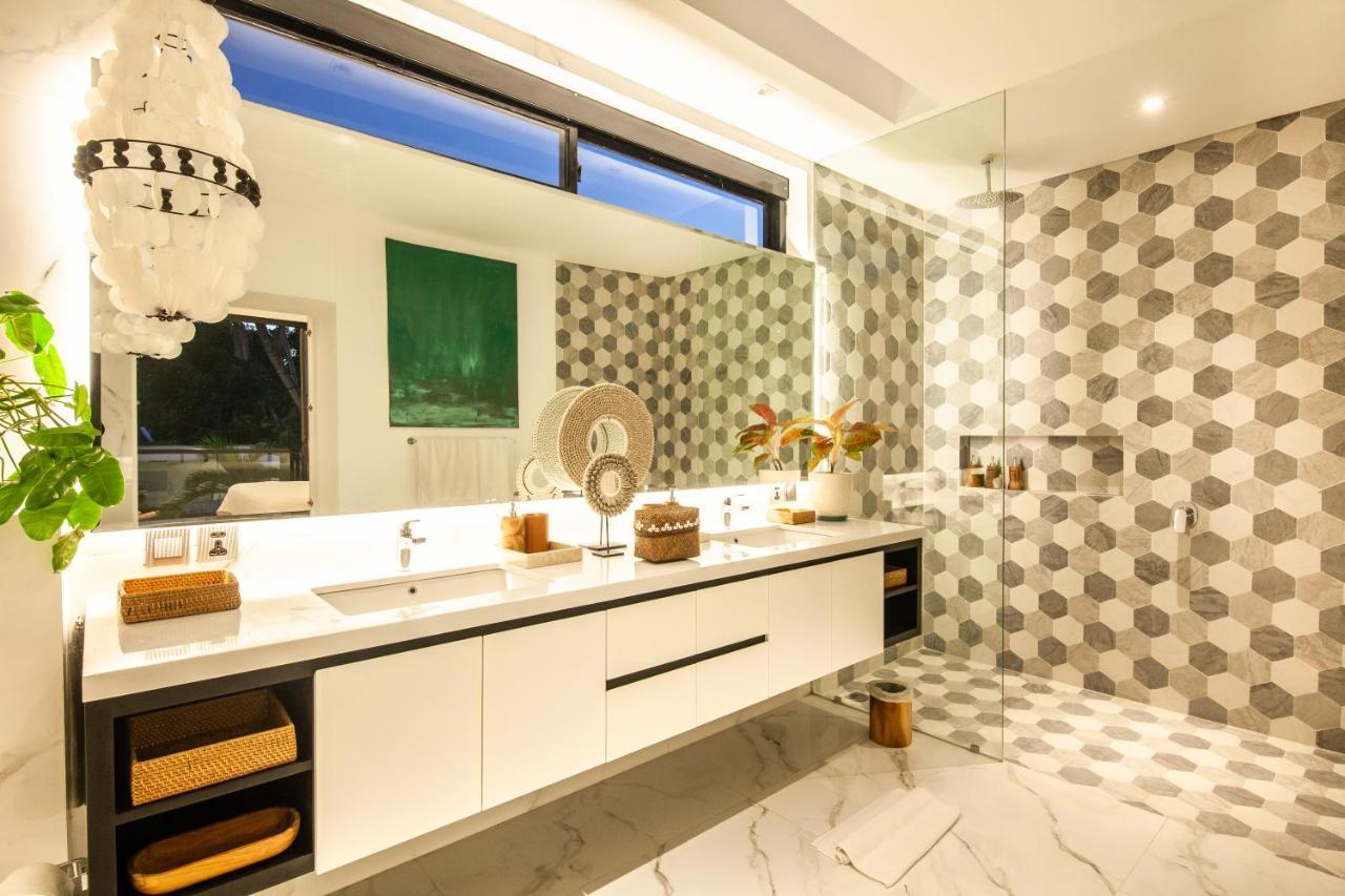 Luxury Villa Devina I Seminyak I Yoga & Gym エクステリア 写真