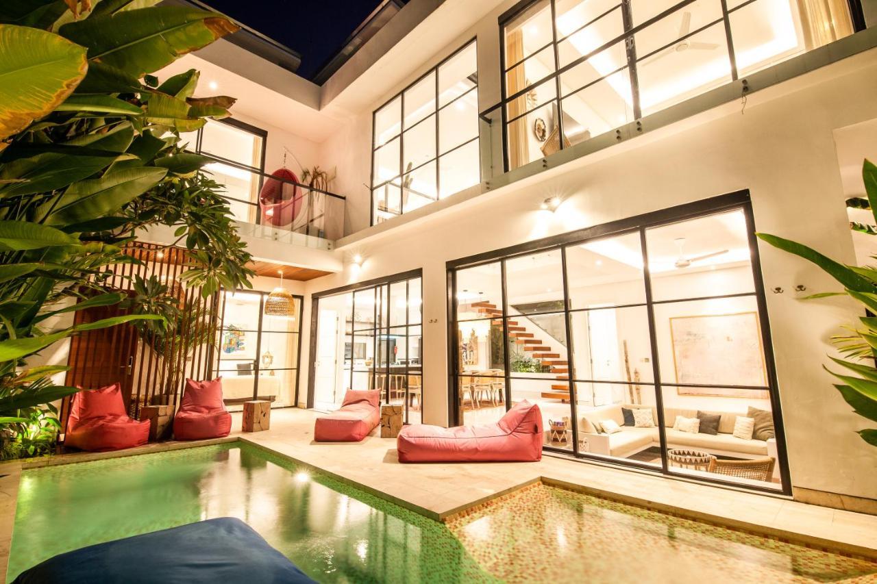 Luxury Villa Devina I Seminyak I Yoga & Gym エクステリア 写真
