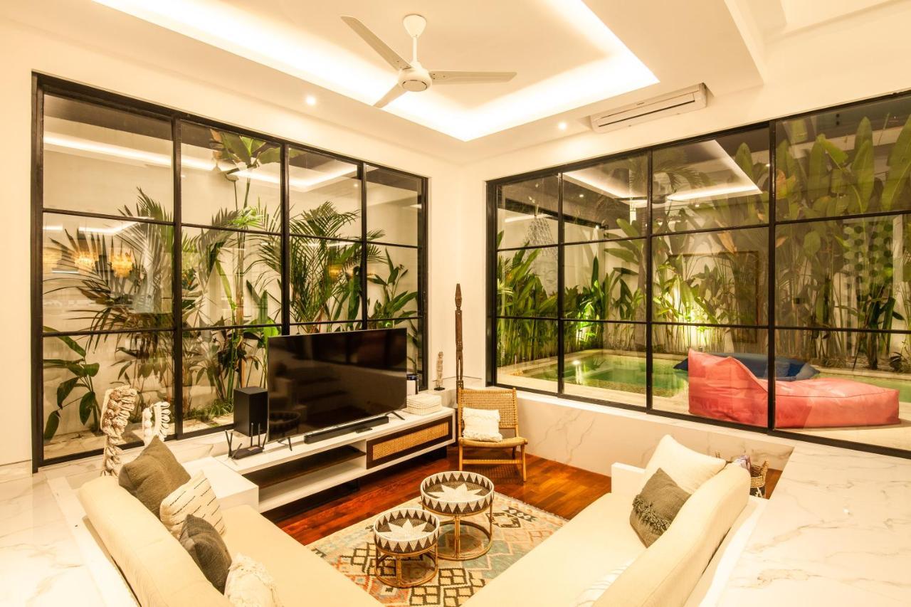 Luxury Villa Devina I Seminyak I Yoga & Gym エクステリア 写真